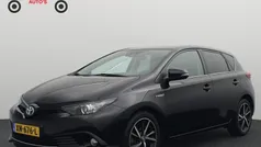 Zwart Gebruikt 2019 Toyota Auris Hybrid Hatchback | € 17.183 (Eerlijke prijs)