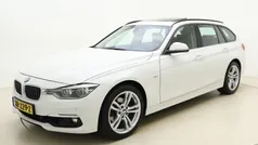 Wit Gebruikt 2018 BMW 320 Luxury Line Stationwagen | € 21.500 (Super prijs)