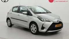 Grijs Gebruikt 2020 Toyota Yaris Hybrid Active Hatchback | € 18.499 (Eerlijke prijs)