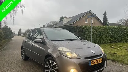 Occasion Renault Clio II Night&Day 89 PK (65 kW) 2011 Grijs Hatchback