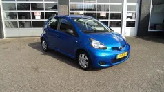 Blauw Gebruikt 2011 Toyota Aygo Hatchback | € 3.750 (Eerlijke prijs)
