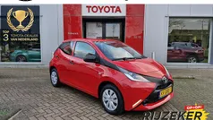 Rood Gebruikt 2016 Toyota Aygo Hatchback | € 9.349 (Eerlijke prijs)