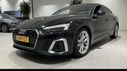 Zwart Gebruikt 2021 Audi A5 Sportback S-Line Hatchback | € 31.900 (Goede deal)