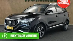 Zwart Gebruikt 2020 MG ZS Luxury Sedan | € 17.245 (Eerlijke prijs)
