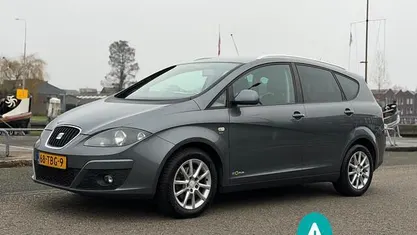 Grijs (metallic) Gebruikt 2012 Seat Altea XL MPV | € 3.250 (Goede deal)