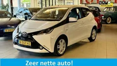 Wit Gebruikt 2017 Toyota Aygo Hatchback | € 7.850 (Eerlijke prijs)