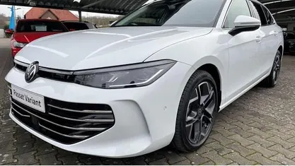 Gebruikt 2024 VW Passat Elegance Sedan | € 50.809 (Goede deal)