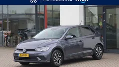 Grijs, metallic lak Gebruikt 2023 VW Polo Pro Hatchback | € 22.950 (Eerlijke prijs)