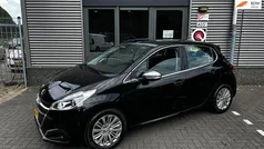 Zwart Gebruikt 2019 Peugeot 208 Allure Hatchback | € 12.950 (Eerlijke prijs)