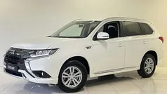Wit Gebruikt 2020 Mitsubishi Outlander P-HEV SUV | € 21.645 (Eerlijke prijs)