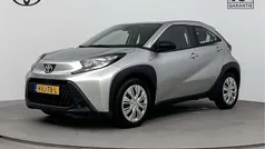 Grijs Gebruikt 2023 Toyota Aygo Limited Hatchback | € 16.995 (Eerlijke prijs)