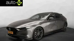 Grijs Gebruikt 2023 Mazda 3 Luxury Hatchback | € 26.900 (Eerlijke prijs)