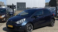 Blauw, metallic lak Gebruikt 2012 Kia Rio Plus Hatchback | € 4.395 (Eerlijke prijs)
