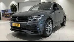 Grijs, metallic lak Gebruikt 2021 VW Tiguan R-line SUV | € 29.400 (Eerlijke prijs)