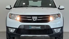 Gebruikt 2015 Dacia Sandero Lauréate Hatchback | € 8.695 (Eerlijke prijs)