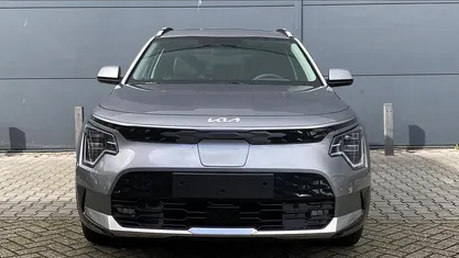 Grijs Gebruikt 2024 Kia e-Niro Plus SUV | € 34.935 (Eerlijke prijs)