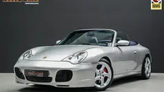 Grijs, metallic lak Gebruikt 2003 Porsche 911 Carrera 4S Cabriolet Cabriolet | € 56.995 (Eerlijke prijs)