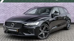 Zwart Gebruikt 2022 Volvo V60 Plus Stationwagen | € 39.394 (Eerlijke prijs)