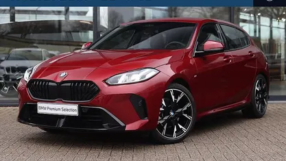 Occasion BMW 120 M Sport 156 PK (114 kW) 2025 Rood Hatchback