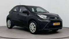 Zwart Gebruikt 2024 Toyota Aygo Play Hatchback | € 19.999 (Eerlijke prijs)