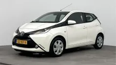 Wit Gebruikt 2018 Toyota Aygo Hatchback | € 9.745 (Eerlijke prijs)