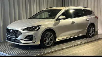 Grijs, metallic lak Gebruikt 2023 Ford Focus ST-Line Stationwagen | € 21.945 (Eerlijke prijs)