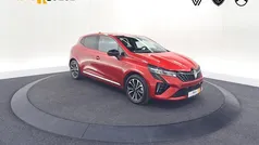 Gebruikt 2025 Renault Clio V Techno Hatchback | € 24.700 (Eerlijke prijs)