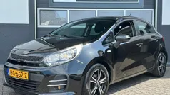 Zwart Gebruikt 2015 Kia Rio Hatchback | € 7.485 (Eerlijke prijs)