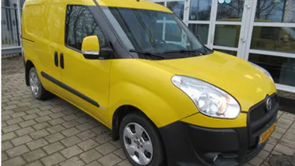 Occasion Fiat Doblò 90 PK (66 kW) 2014 Geel MPV