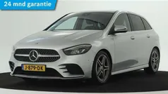 Grijs Gebruikt 2020 Mercedes B180 AMG line MPV | € 25.950 (Eerlijke prijs)