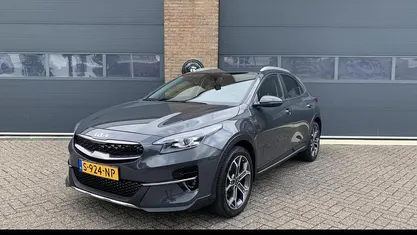 Grijs, metallic lak Gebruikt 2021 Kia XCeed SUV | € 20.945 (Eerlijke prijs)