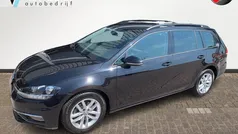 Zwart Gebruikt 2019 VW Golf VII Highline Stationwagen | € 16.498 (Goede deal)