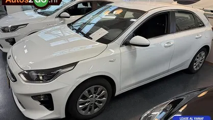 Wit Gebruikt 2020 Kia Ceed Hatchback | € 9.995 (Eerlijke prijs)