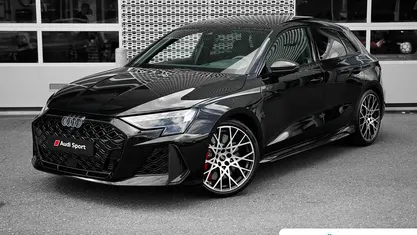 Gebruikt 2025 Audi A3 Sportback S-Line Hatchback | € 96.795