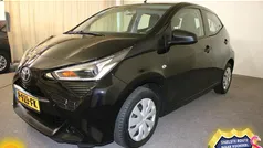 Zwart Gebruikt 2022 Toyota Aygo Hatchback | € 9.150 (Goede deal)