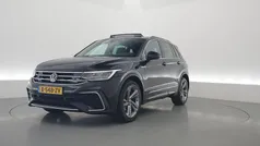 Zwart Gebruikt 2023 VW Tiguan R-line SUV | € 39.900 (Eerlijke prijs)