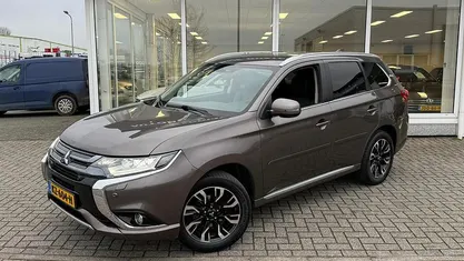 Suv Gebruikt 2016 Mitsubishi Outlander P-HEV SUV | € 15.950 (Eerlijke prijs)