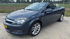 Grijs Gebruikt 2006 Opel Astra Cabriolet Cosmo Cabriolet | € 2.950 (Eerlijke prijs)