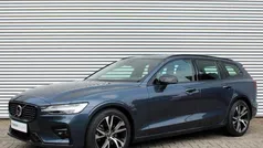 Blauw Gebruikt 2023 Volvo V60 Plus Stationwagen | € 39.950 (Eerlijke prijs)