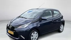 Blauw Gebruikt 2015 Toyota Aygo X-pure Hatchback | € 10.900 (Eerlijke prijs)
