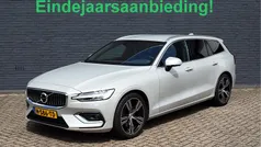 Grijs, metallic lak Gebruikt 2020 Volvo V60 R-Design Stationwagen | € 26.950 (Eerlijke prijs)