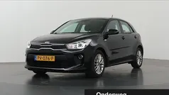 Zwart Gebruikt 2017 Kia Rio Hatchback | € 12.435 (Eerlijke prijs)