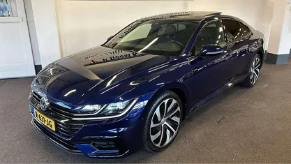 Blauw (metallic) Occasion 2019 VW Arteon Business Hatchback | € 26.600 (Eerlijke prijs)