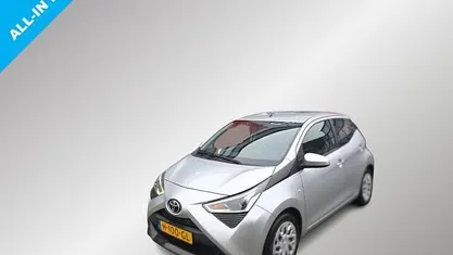 Zilver Occasion 2020 Toyota Aygo X-play Hatchback | € 10.440 (Eerlijke prijs)