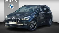 Zwart Gebruikt 2022 BMW 216 Executive Stationwagen | € 20.900 (Goede deal)