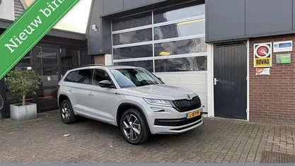 Grijs Gebruikt 2021 Skoda Kodiaq SportLine SUV | € 29.950 (Eerlijke prijs)