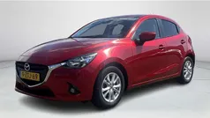 Rood Gebruikt 2015 Mazda 2 Edition Hatchback | € 12.450 (Eerlijke prijs)
