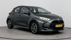 Grijs Gebruikt 2021 Toyota Yaris Hybrid Hatchback | € 21.999 (Eerlijke prijs)
