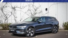 Blauw Gebruikt 2021 Volvo V60 CC Pro Stationwagen | € 41.694 (Goede deal)