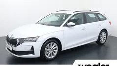 Gebruikt 2024 Skoda Octavia Business Line Stationwagen | € 29.840 (Eerlijke prijs)